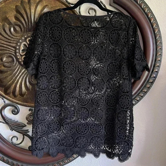 Banana Republic Black Lace Floral Scalloped Short Sleeve Pullover Top Medium - Picture 4 of 12